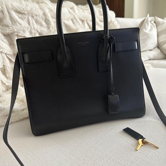 Saint Laurent Sac Du Jour (MEDIUM IN PEBBLE/GRAINED LEATHER & GOLD HARDWARE) - Picture 2 of 8